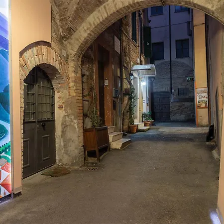 Ca' Gerardo Dottori - Casa Indipendente Nel Cuore Di Lägenhet Perugia